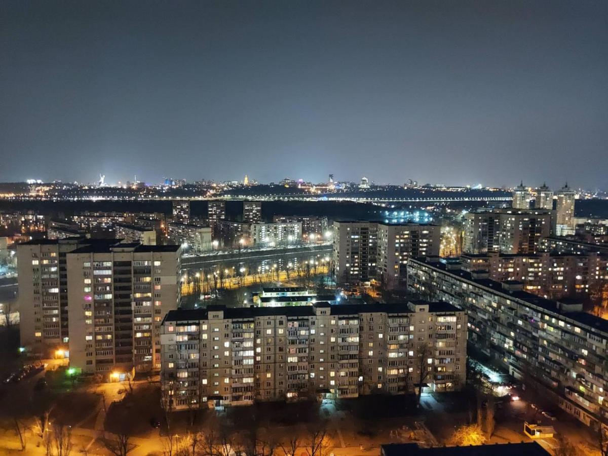 Студія З Неймовірним Краєвидом Біля М Лівобережна Ліфт Інтернет Працює Kiev Dış mekan fotoğraf