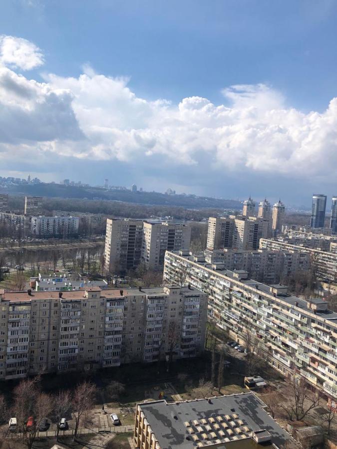 Студія З Неймовірним Краєвидом Біля М Лівобережна Ліфт Інтернет Працює Kiev Dış mekan fotoğraf
